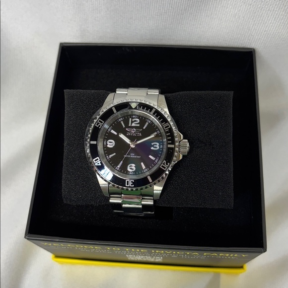 InvictaPro Diver Automatic 8926 50 m water resistant Silver and black watch